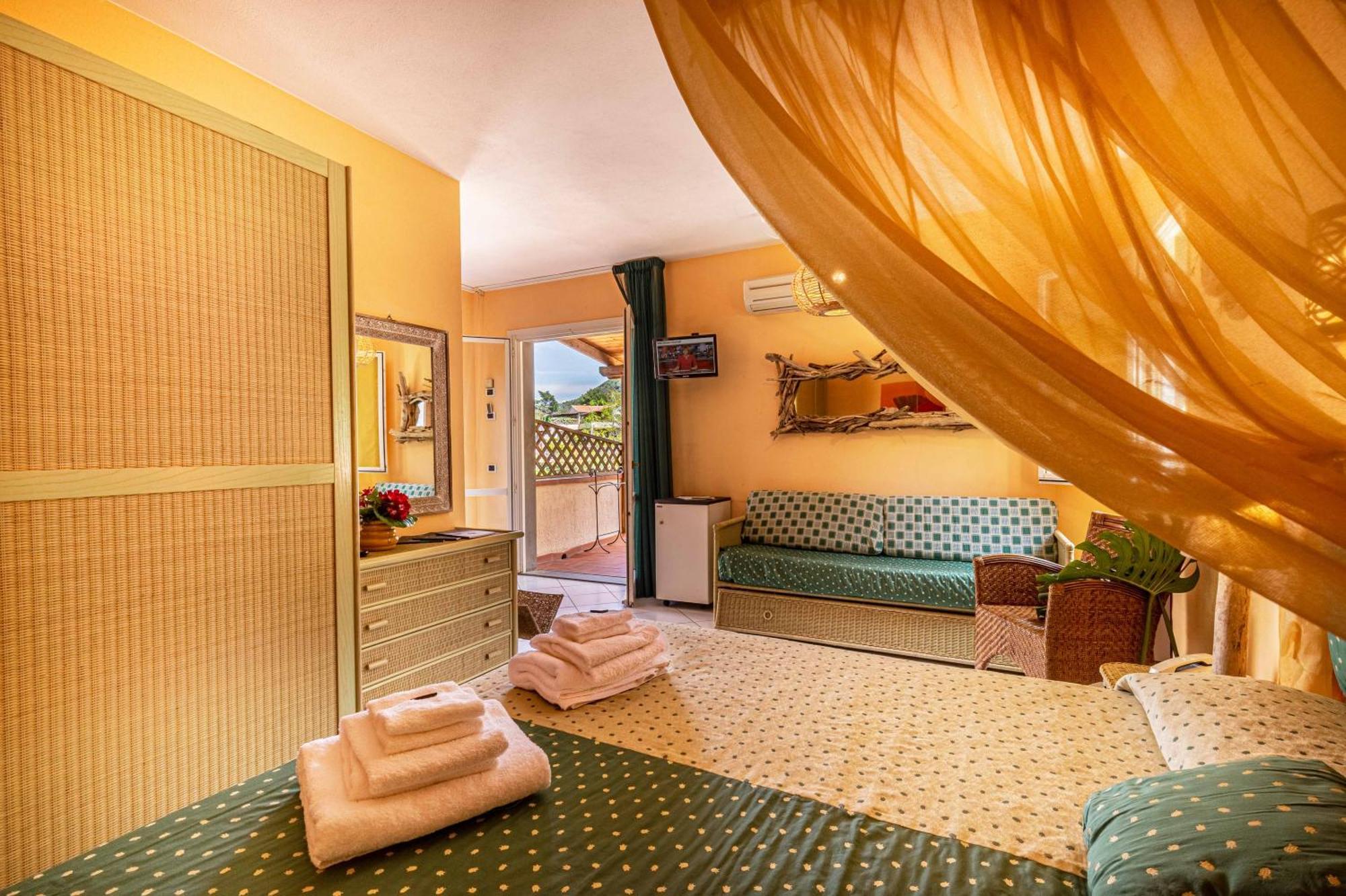 Hotel Cernia Isola Botanica SantʼAndrea Εξωτερικό φωτογραφία