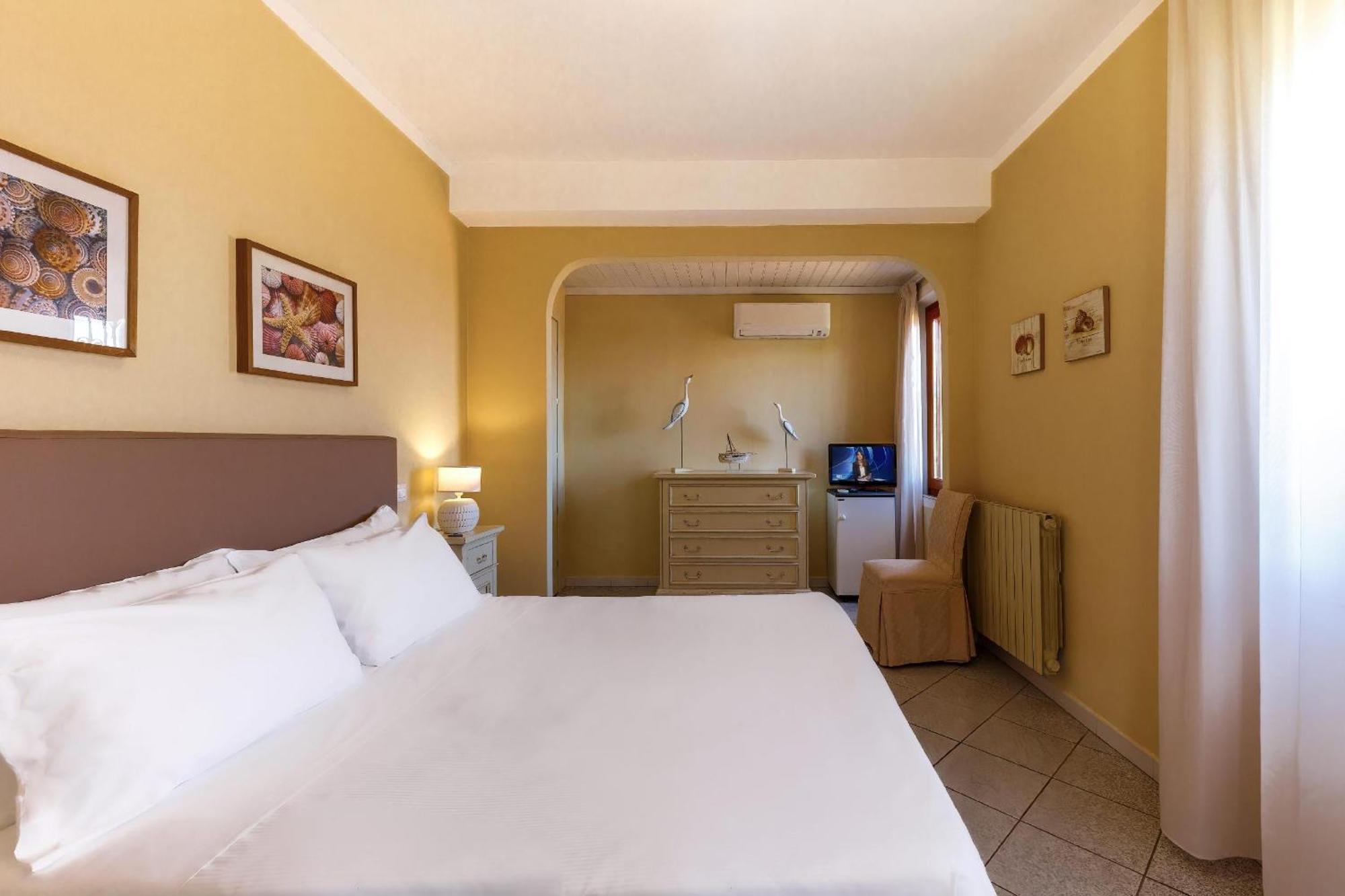 Hotel Cernia Isola Botanica SantʼAndrea Εξωτερικό φωτογραφία