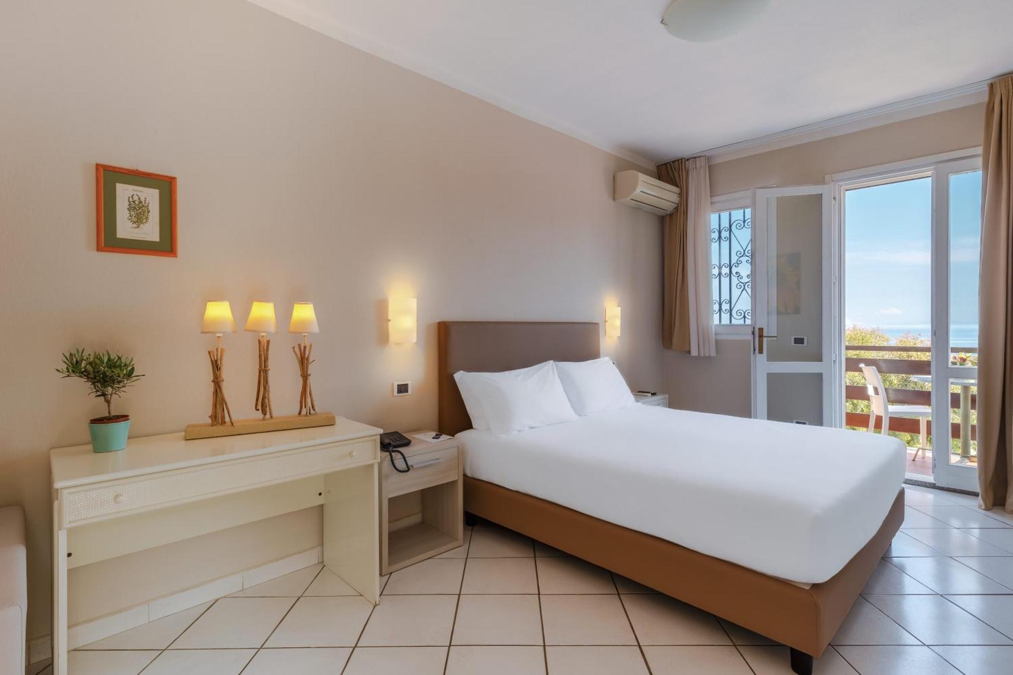 Hotel Cernia Isola Botanica SantʼAndrea Εξωτερικό φωτογραφία
